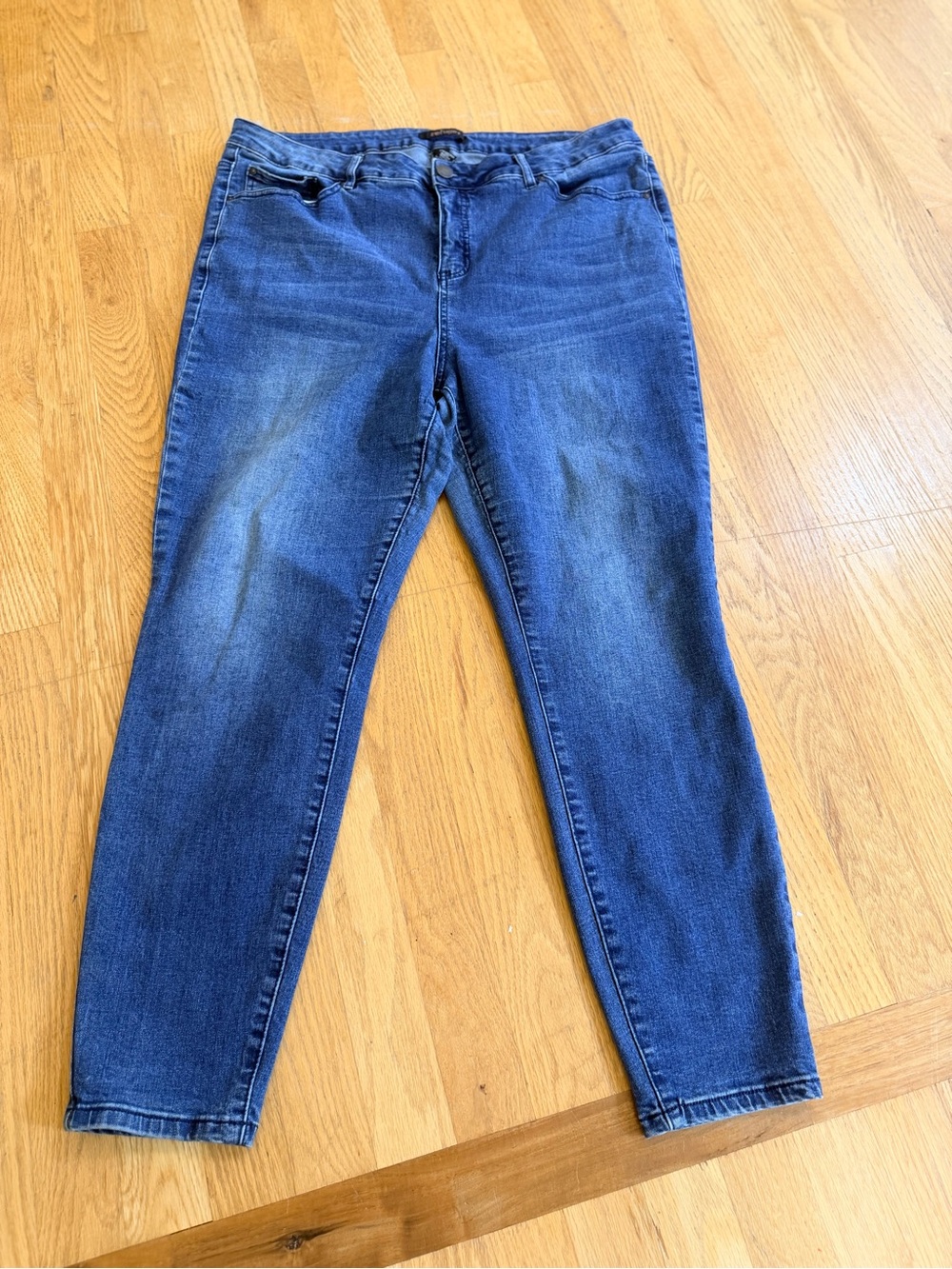 Women's Size 18 "refuge +" Dark Blue Ankle Jeans GUC